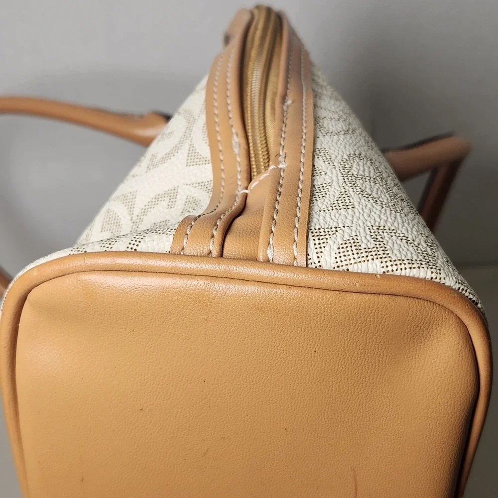 Gianni Bernini Signature Logo Satchel Handbag‎ Tan Beige